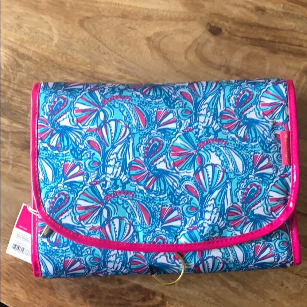 Hanging velvet case